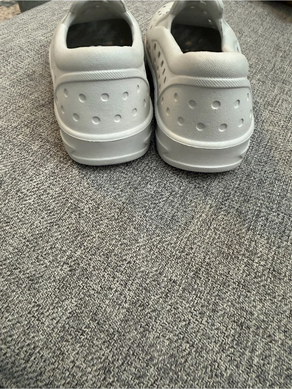Carter's Gray Slip-On Kids Water Shoes with Blue Surf Charms Size 9 Like New